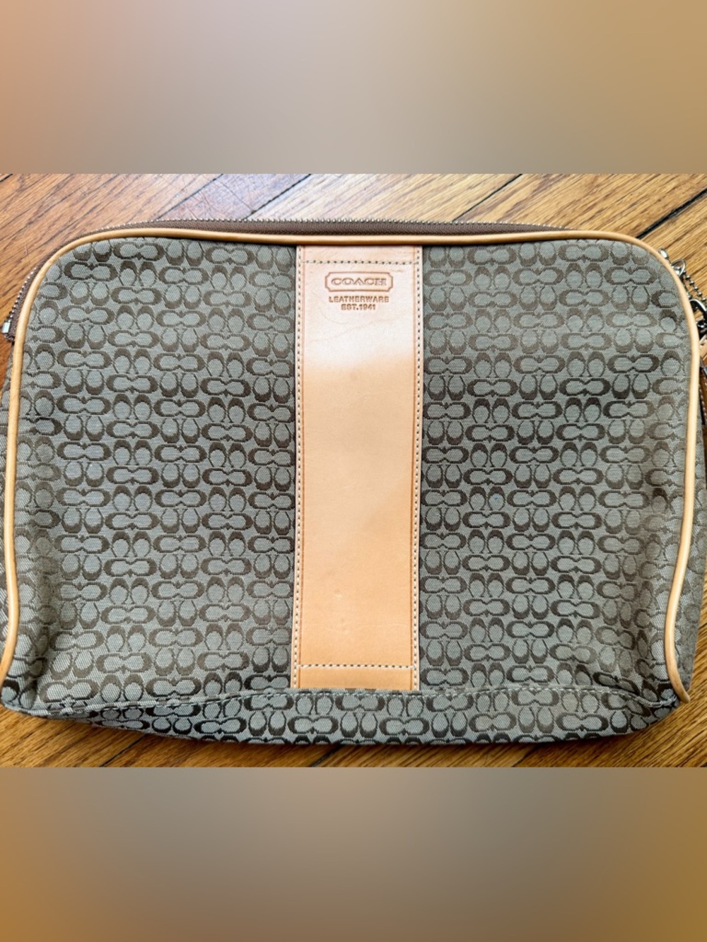 Coach Signature Canvas cosmetic/travel bag in Brown/Tan